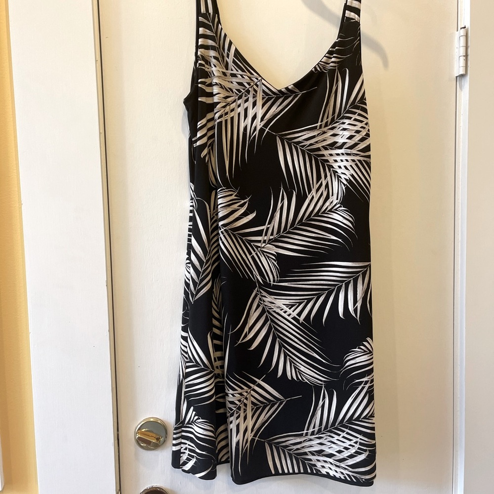 Black house white market super cute mini dress